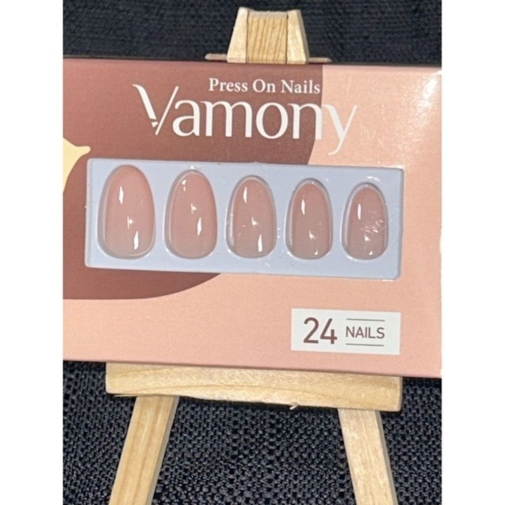 Soft Pink Nude Press On Nails Short Almond Minimalist‎ Feminine Everyday Nails